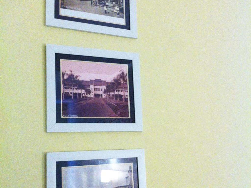 Evora Hotel Surabaya Buitenkant foto