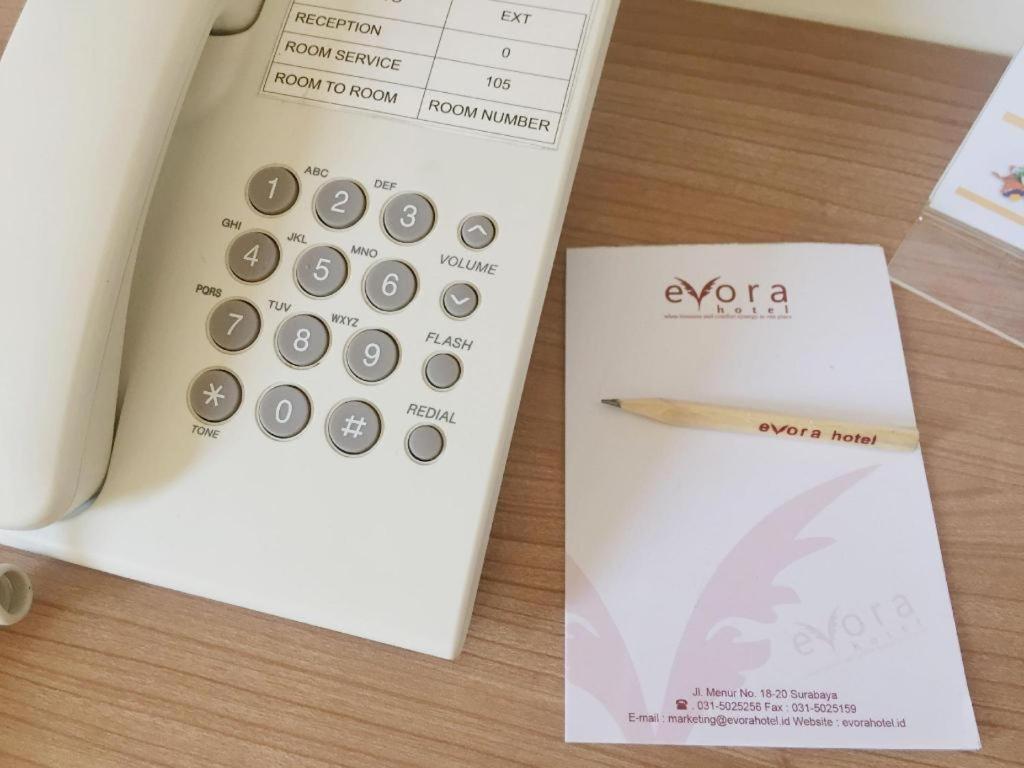 Evora Hotel Surabaya Buitenkant foto