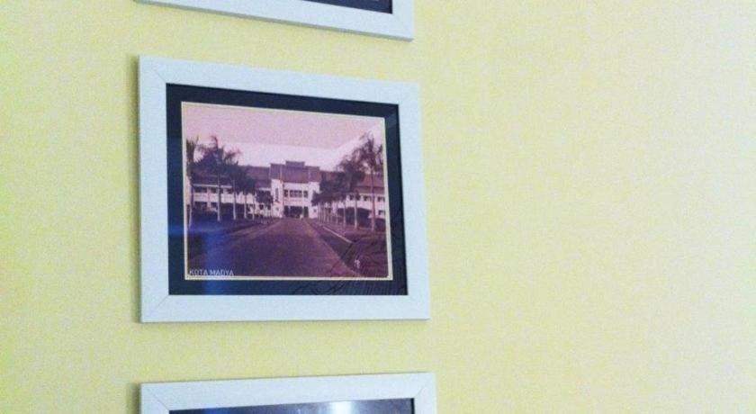 Evora Hotel Surabaya Buitenkant foto