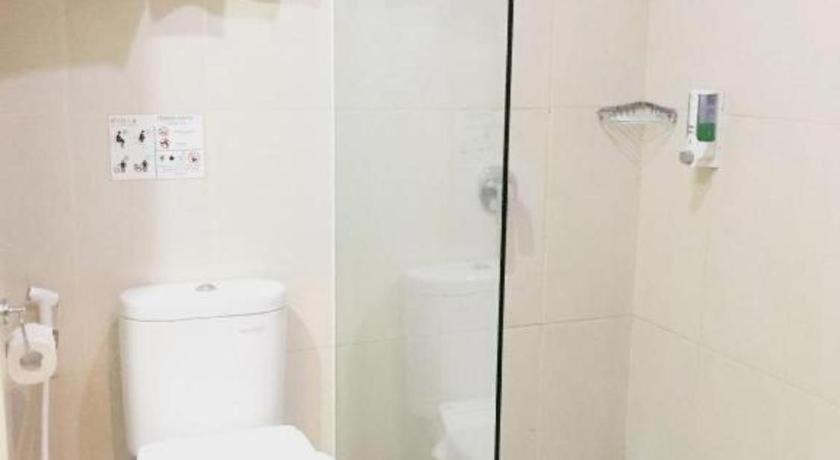 Evora Hotel Surabaya Buitenkant foto